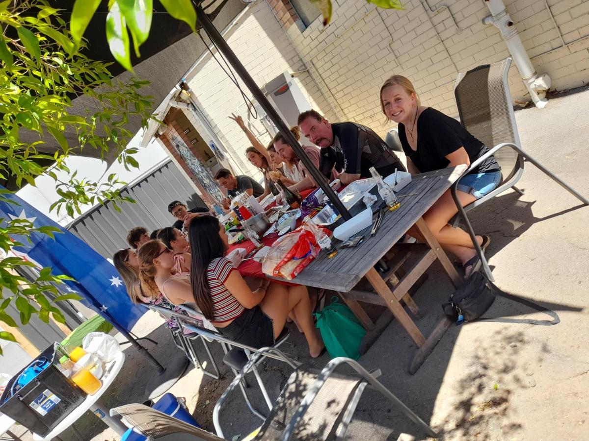 Ozi Inn Backpackers - Perth - מראה חיצוני תמונה