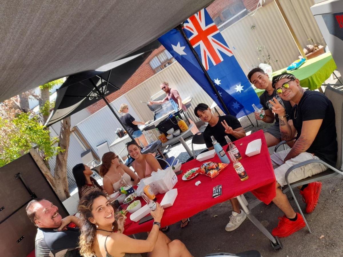 Ozi Inn Backpackers - Perth - מראה חיצוני תמונה